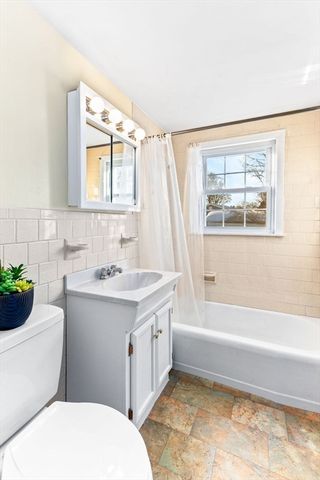 990 Pleasant St, Brockton, MA 02301