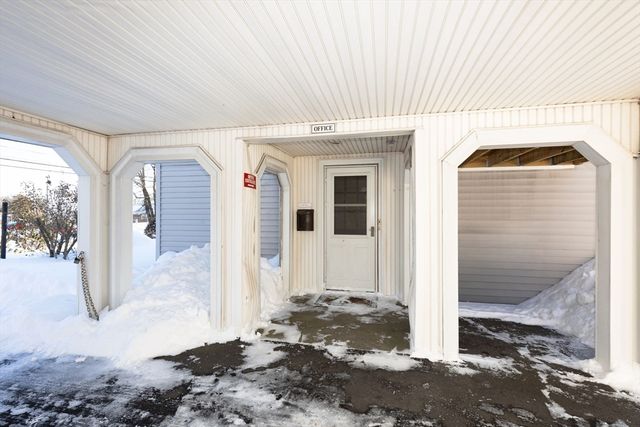 990 Pleasant St, Brockton, MA 02301