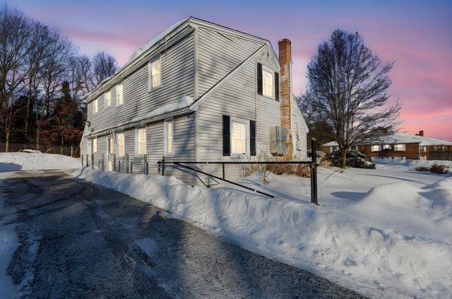 990 Pleasant St, Brockton, MA 02301