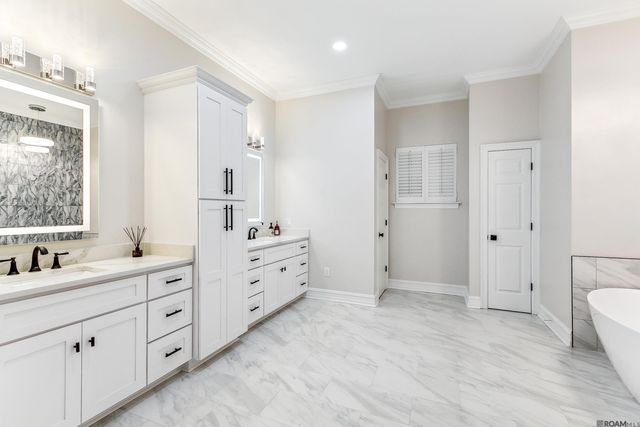 2237 Dove Hollow Dr, Baton Rouge, LA 70809