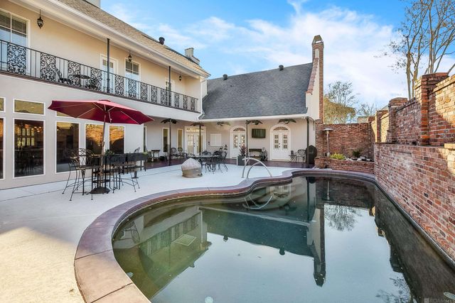 2237 Dove Hollow Dr, Baton Rouge, LA 70809