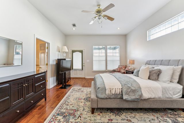 2237 Dove Hollow Dr, Baton Rouge, LA 70809