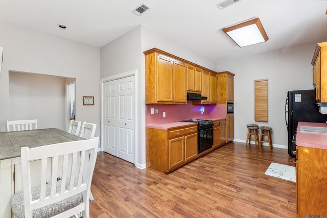 2237 Dove Hollow Dr, Baton Rouge, LA 70809