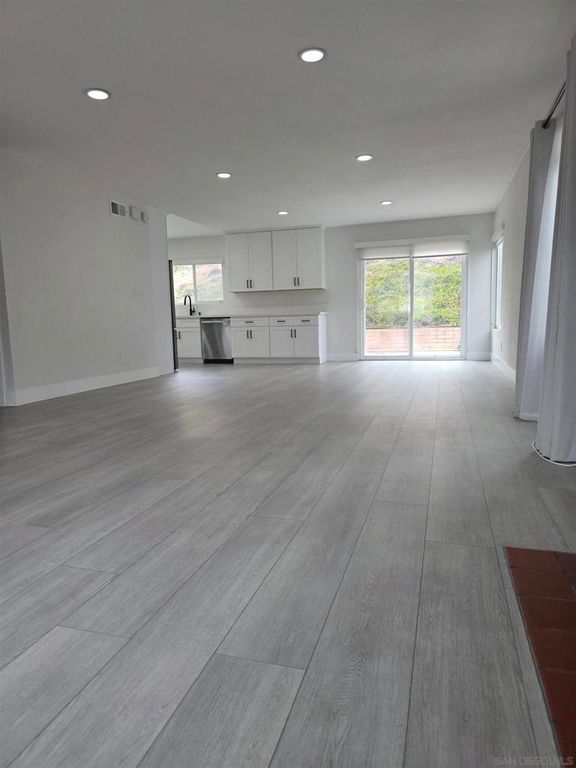 Image 2 of property listing at 8430 Hydra Lane, San Diego, CA 92126