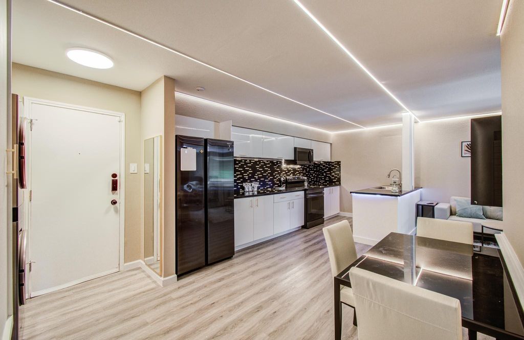 4641 Wild Indigo Street 433, Houston, TX 77027