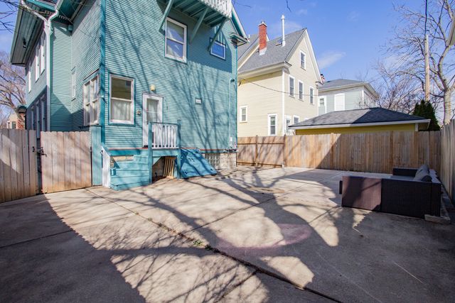 108 Wesley Avenue, Oak Park, IL 60302