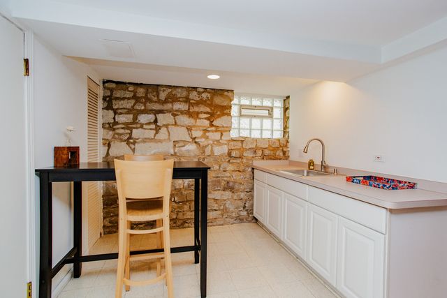 108 Wesley Avenue, Oak Park, IL 60302