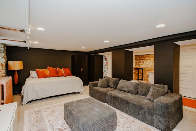 108 Wesley Avenue, Oak Park, IL 60302