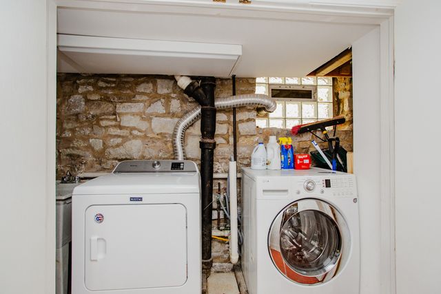 108 Wesley Avenue, Oak Park, IL 60302