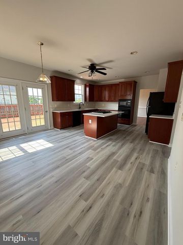 19 MASTERS DR, Stafford, VA 22554