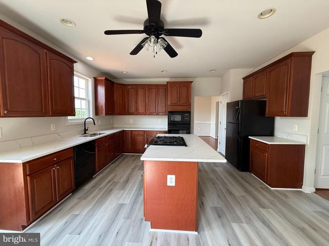 19 MASTERS DR, Stafford, VA 22554