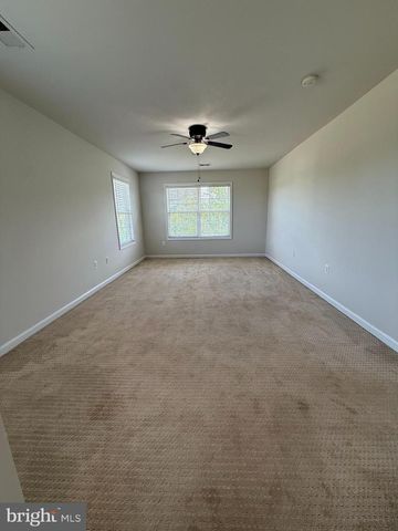 19 MASTERS DR, Stafford, VA 22554