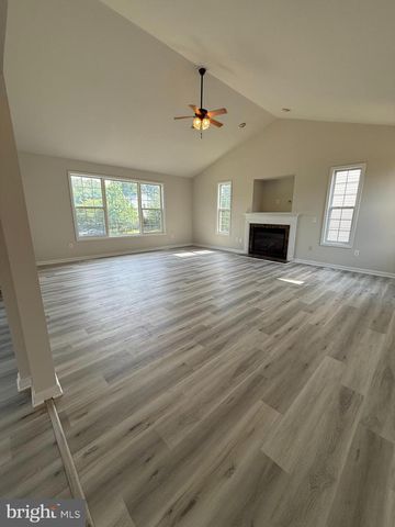 19 MASTERS DR, Stafford, VA 22554