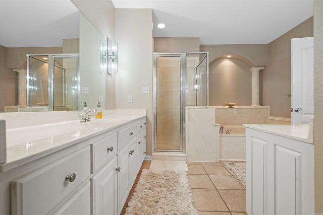 518 Amity Rd Apt E1, Hot Springs, AR 71913