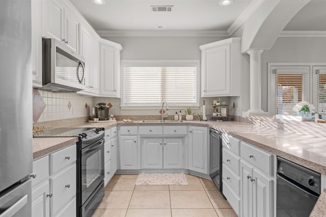 518 Amity Rd Apt E1, Hot Springs, AR 71913