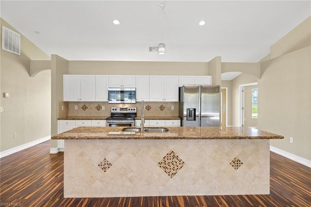 516 SW 27th ST, Cape Coral, FL 33914