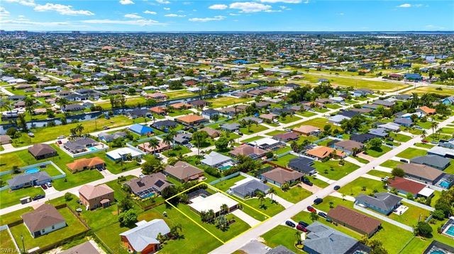 516 SW 27th ST, Cape Coral, FL 33914