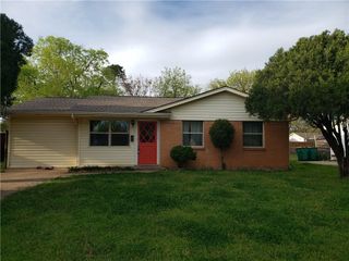 719 Rolling Ridge Drive, Lewisville, TX 75067