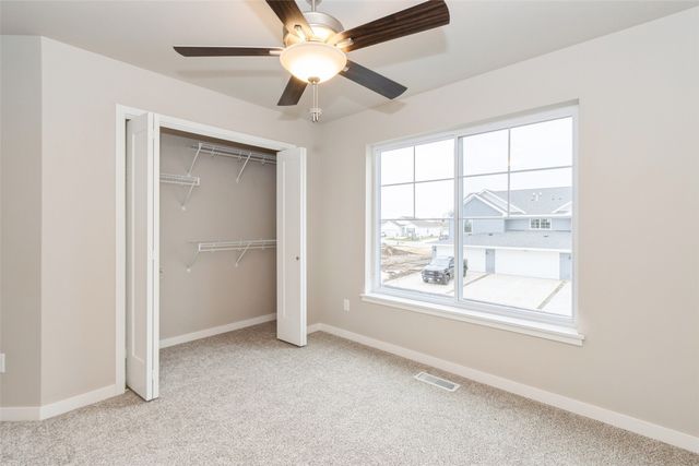 7027 Harlan Eddy Drive SW, Cedar Rapids, IA 52404