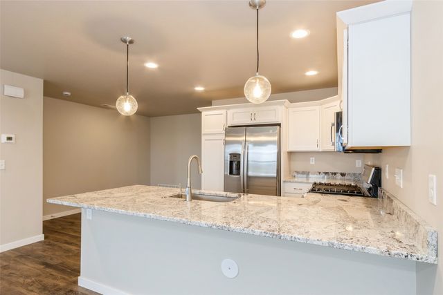 7027 Harlan Eddy Drive SW, Cedar Rapids, IA 52404