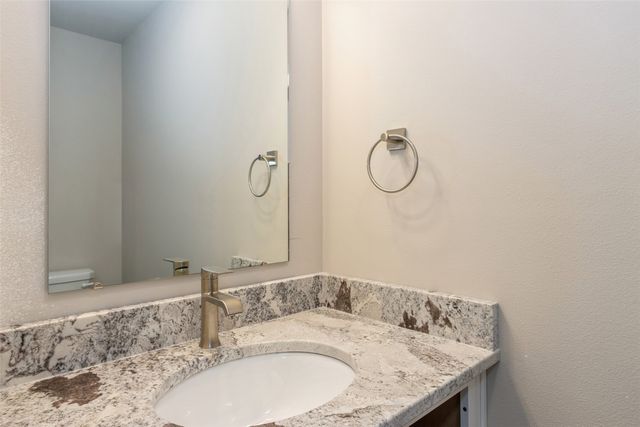 7027 Harlan Eddy Drive SW, Cedar Rapids, IA 52404