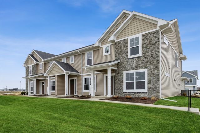 7027 Harlan Eddy Drive SW, Cedar Rapids, IA 52404