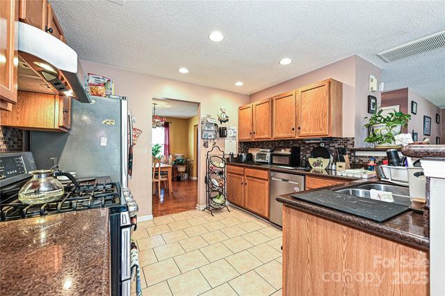 12015 Chantress Lane, Charlotte, NC 28215