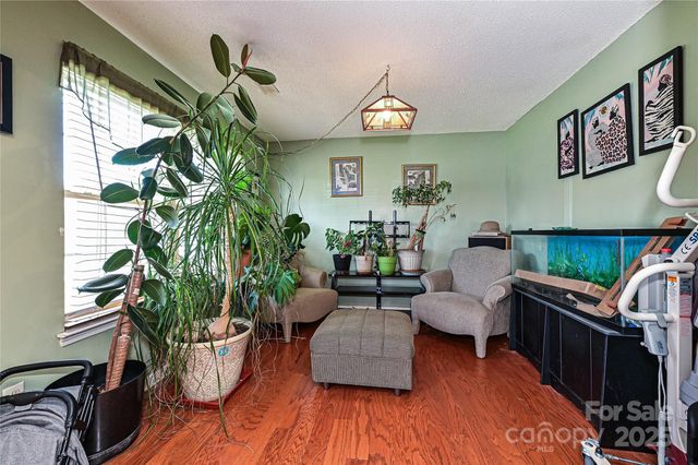 12015 Chantress Lane, Charlotte, NC 28215