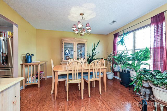 12015 Chantress Lane, Charlotte, NC 28215