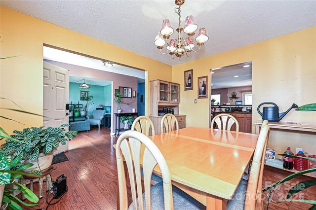 12015 Chantress Lane, Charlotte, NC 28215