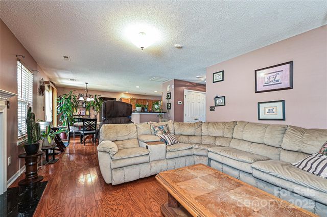 12015 Chantress Lane, Charlotte, NC 28215