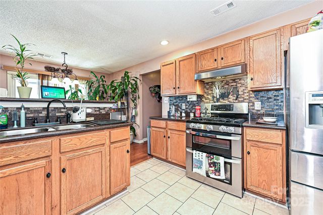 12015 Chantress Lane, Charlotte, NC 28215