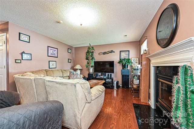 12015 Chantress Lane, Charlotte, NC 28215