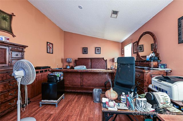 12015 Chantress Lane, Charlotte, NC 28215