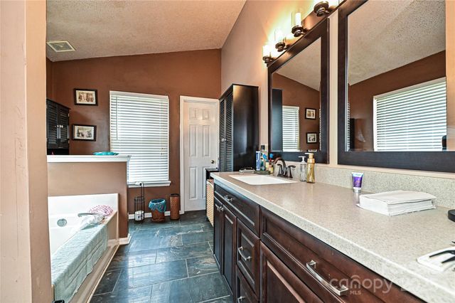 12015 Chantress Lane, Charlotte, NC 28215