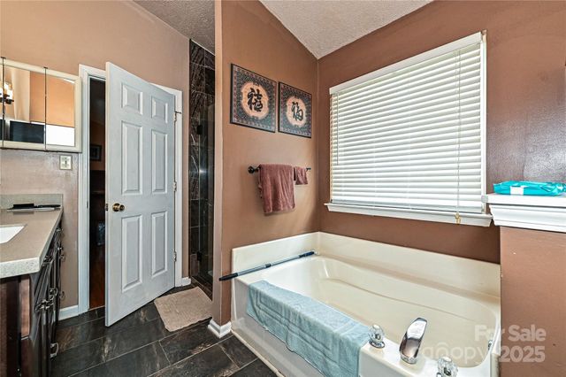 12015 Chantress Lane, Charlotte, NC 28215