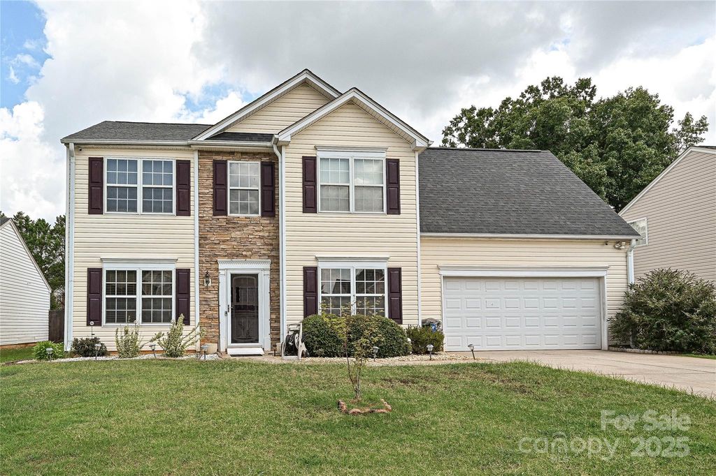 12015 Chantress Lane, Charlotte, NC 28215