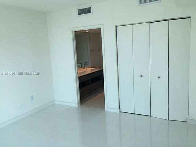 1100 S MIAMI AV 3302, Miami, FL 33130