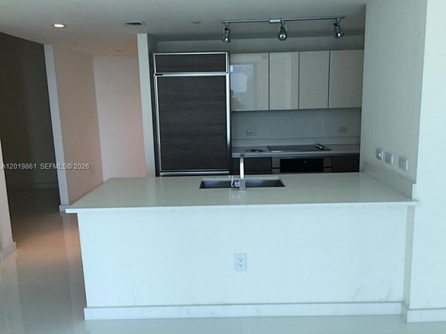 1100 S MIAMI AV 3302, Miami, FL 33130