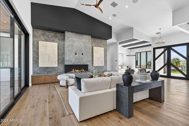 9892 E Charter Oak Road, Scottsdale, AZ 85260