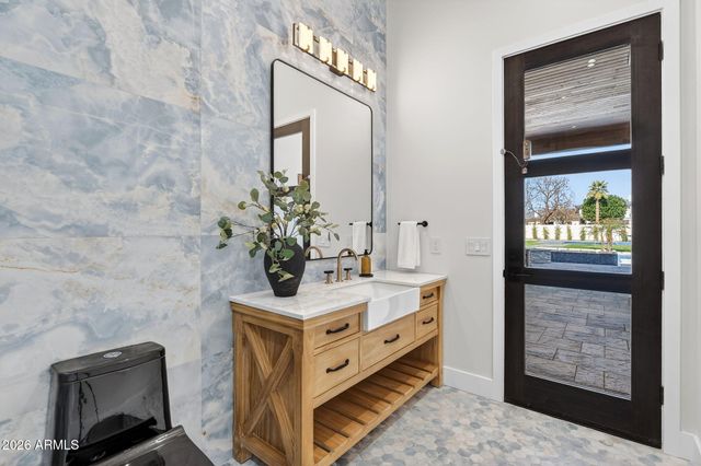 9892 E Charter Oak Road, Scottsdale, AZ 85260