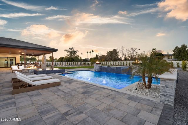 9892 E Charter Oak Road, Scottsdale, AZ 85260