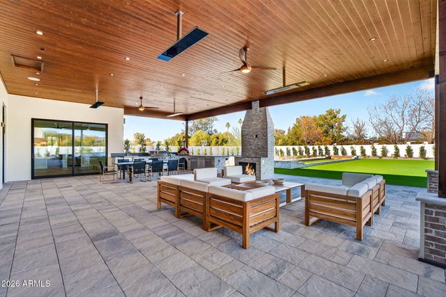 9892 E Charter Oak Road, Scottsdale, AZ 85260