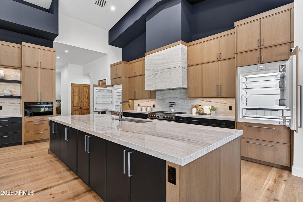 Image 17 of property listing at 9892 E CHARTER OAK Road, Scottsdale, AZ 85260