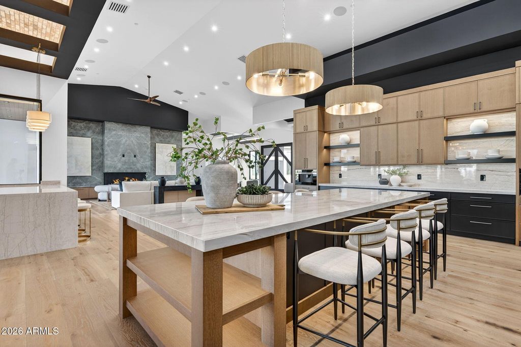 Image 18 of property listing at 9892 E CHARTER OAK Road, Scottsdale, AZ 85260