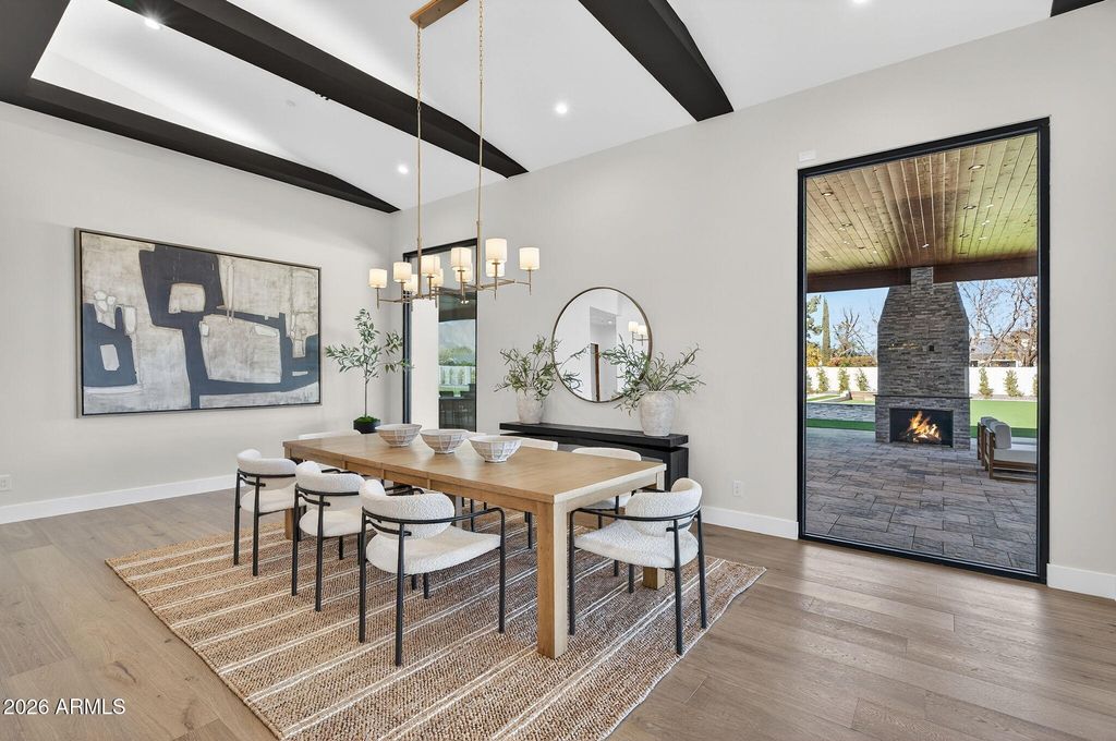 Image 23 of property listing at 9892 E CHARTER OAK Road, Scottsdale, AZ 85260