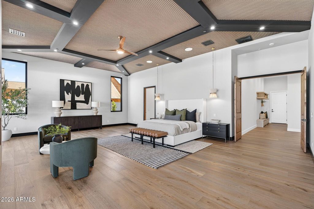 Image 29 of property listing at 9892 E CHARTER OAK Road, Scottsdale, AZ 85260