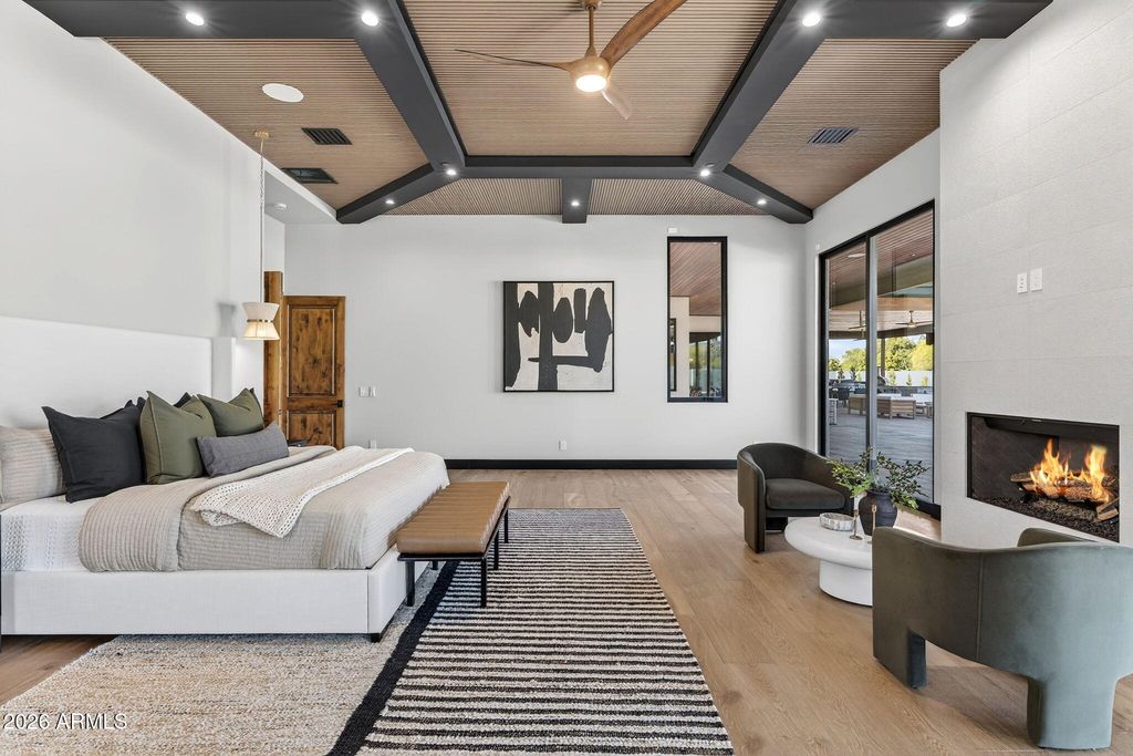 Image 32 of property listing at 9892 E CHARTER OAK Road, Scottsdale, AZ 85260