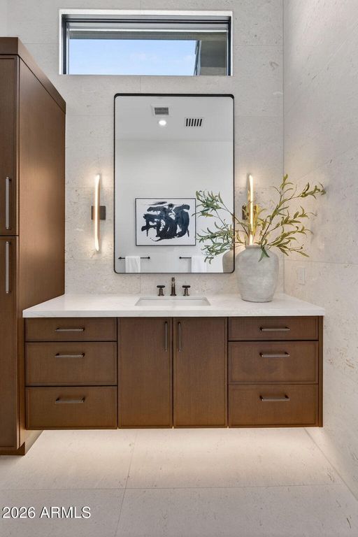 Image 37 of property listing at 9892 E CHARTER OAK Road, Scottsdale, AZ 85260