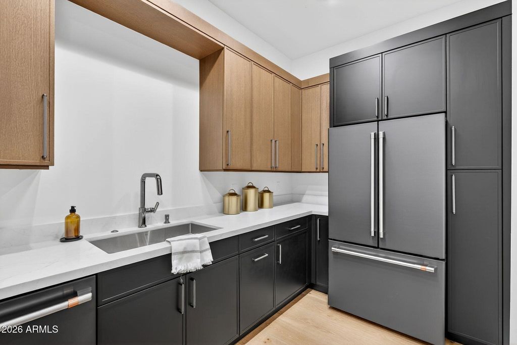 Image 59 of property listing at 9892 E CHARTER OAK Road, Scottsdale, AZ 85260